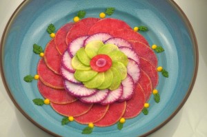 Carpaccio végétal croquant, condiment mangue curcuma