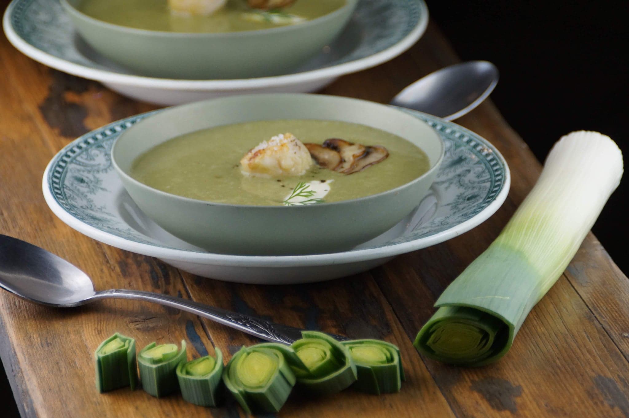 Velouté poireaux pommes de terre, St jacques et champignons - Chef Luc